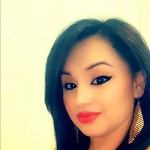 Meet your Posher, Roxana